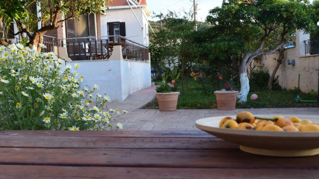 Modern Apartment With Garden Kíssamos Buitenkant foto