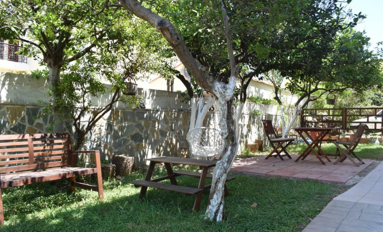 Modern Apartment With Garden Kíssamos Buitenkant foto